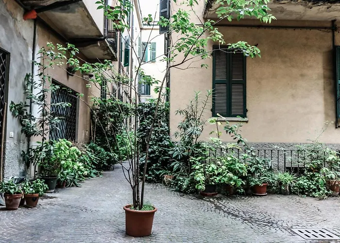 Via Argelati - Navigli Top Location